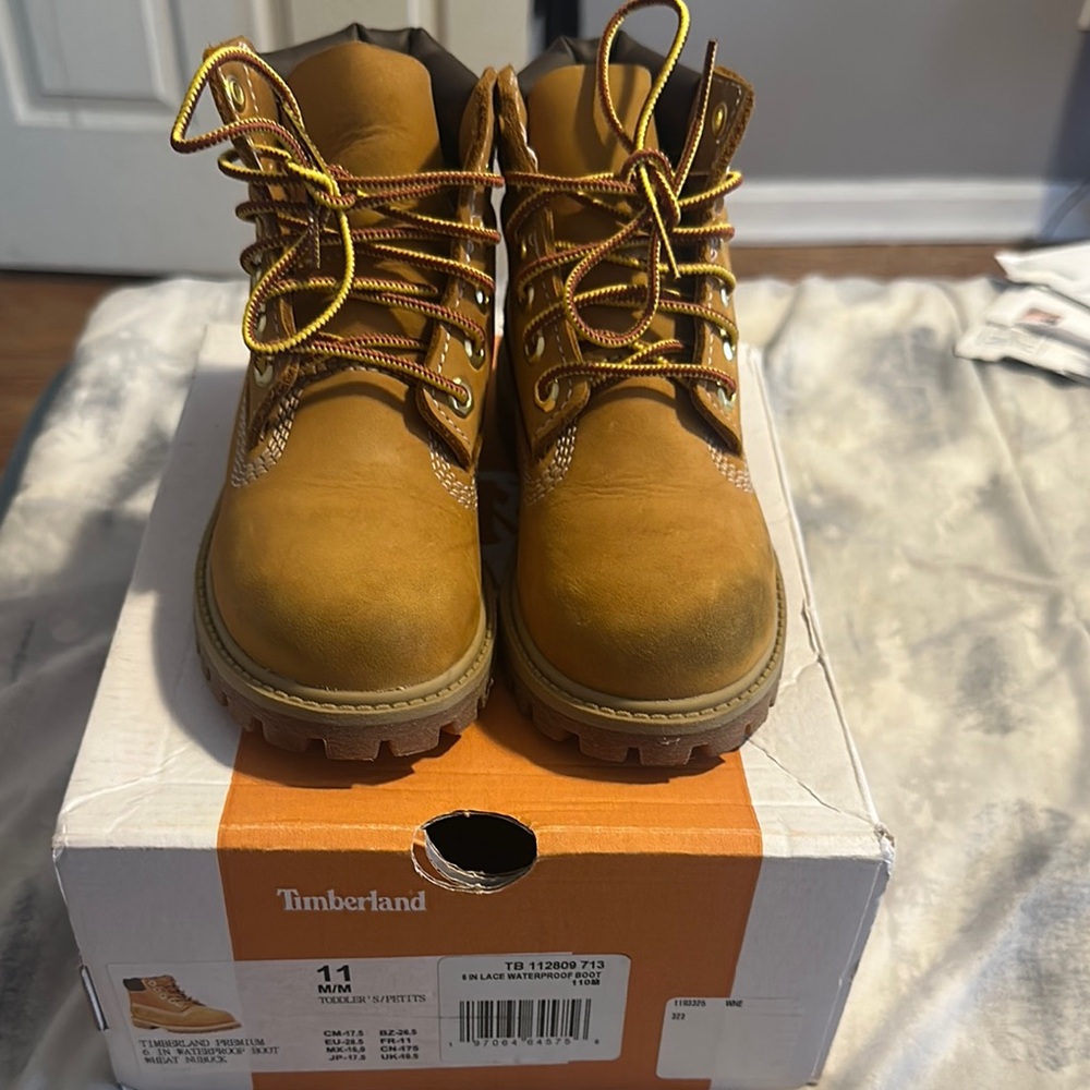 Timberland Tan Leather Boots with Yellow Laces